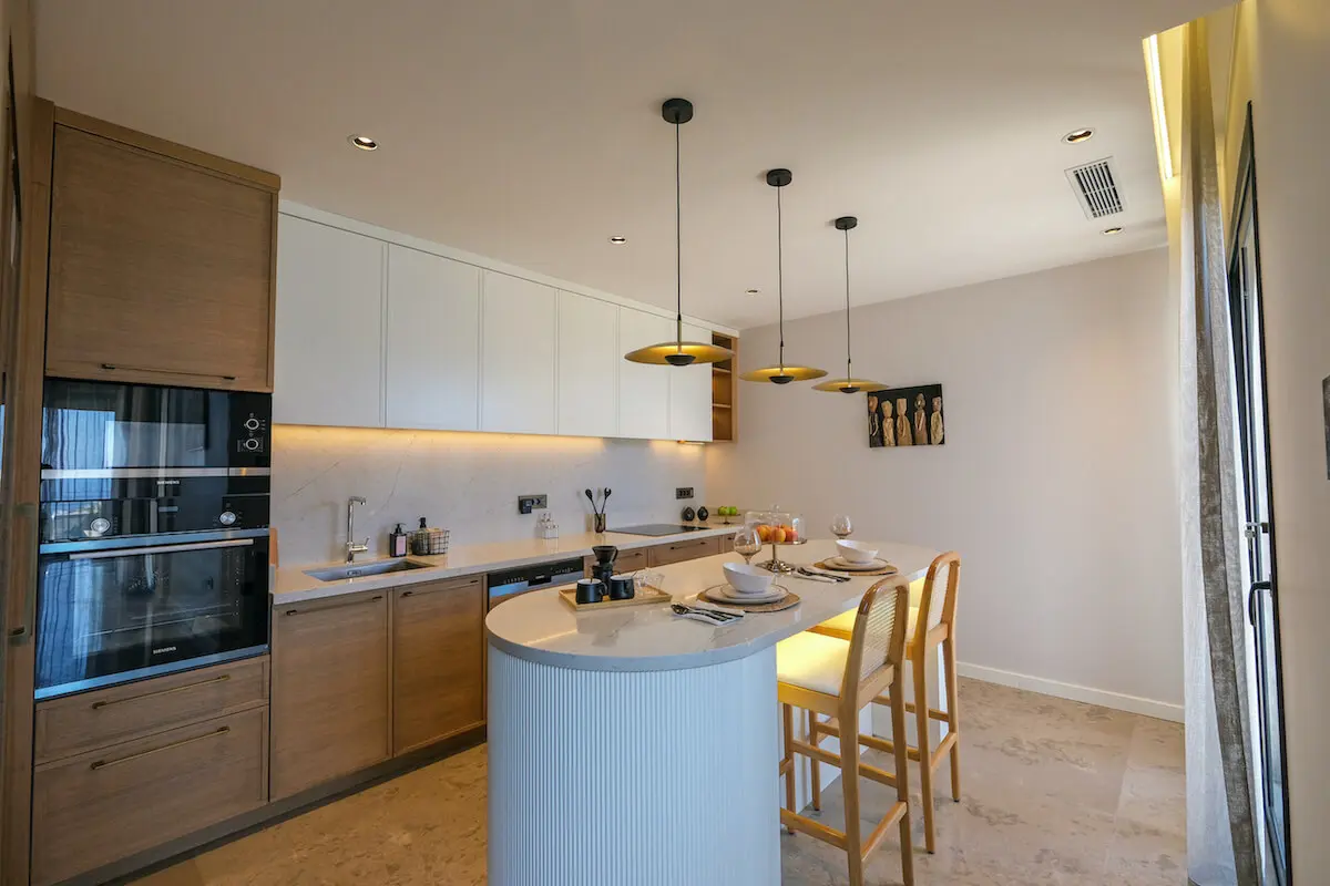Fitted kitchen